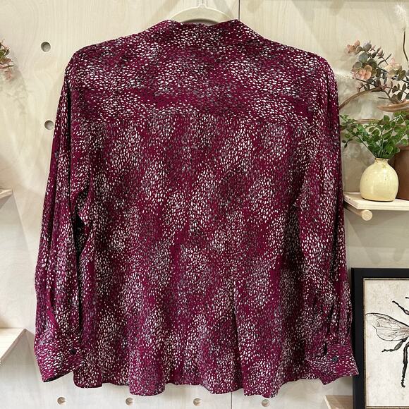 FOXCROFT Shaped Fit Button Up Blouse SZ 18W Wine Abstract Dot Rayon Shirt - Picture 3 of 10